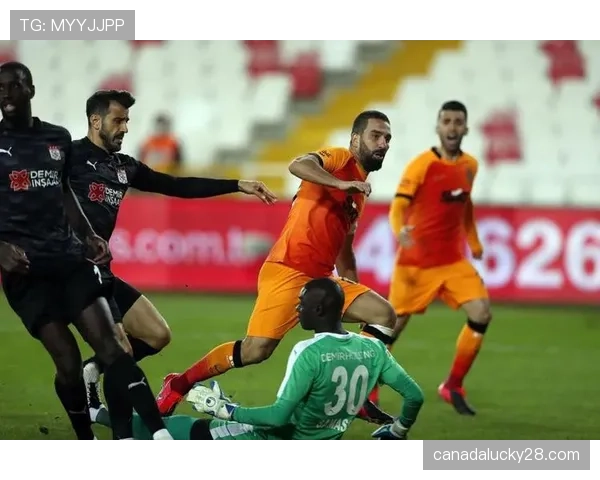 特写：伤愈复出即进球，蒙彼利埃老将萨瓦尼耶赛后激动落泪